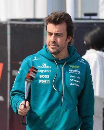 アストンマーチン・アロンソが今季初完走 “三度目の正直”で18位「良くなっていくよ」