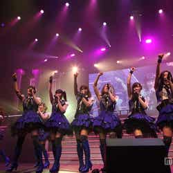 AKB48の2012全国ツアー「野中美郷、動く。~47都道府県で会いましょう~」(C)AKS