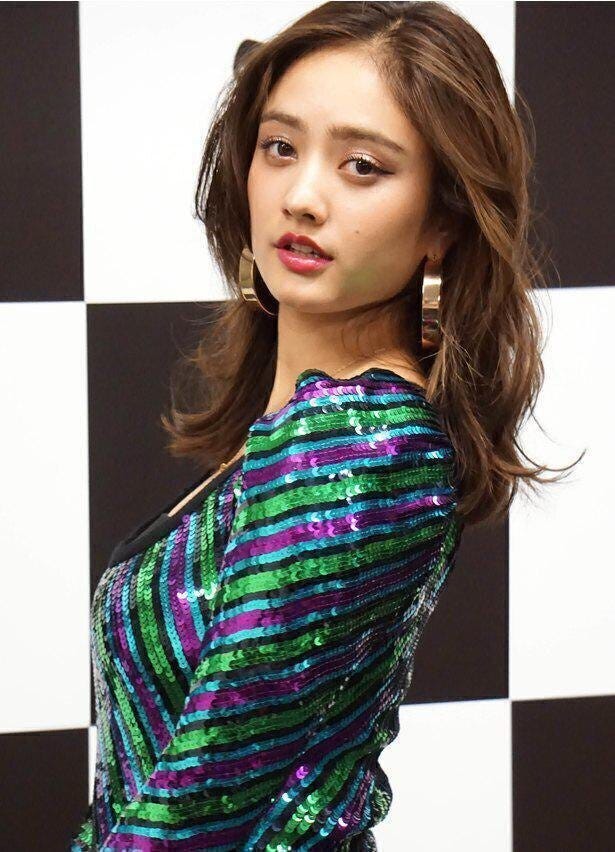 谷まりあ 体うっす ボディラインくっきり な私服姿に 理想の体型 こんな女性になりたい モデルプレス