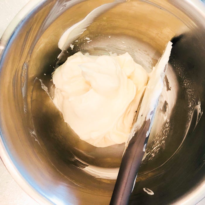 手順1:ラム酒を入れさらに混ぜる/画像提供:柏原歩