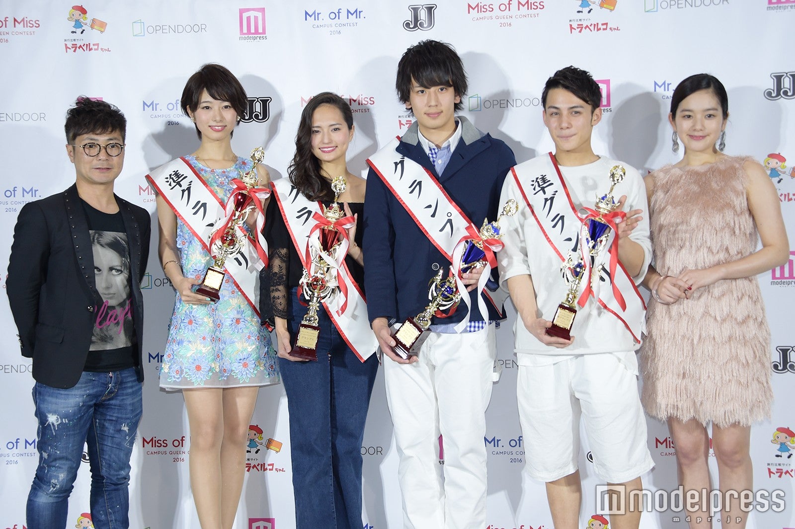 （左から）入江慎也、海老原優香さん、山賀琴子さん、片山直さん、北中健一さん、筧美和子