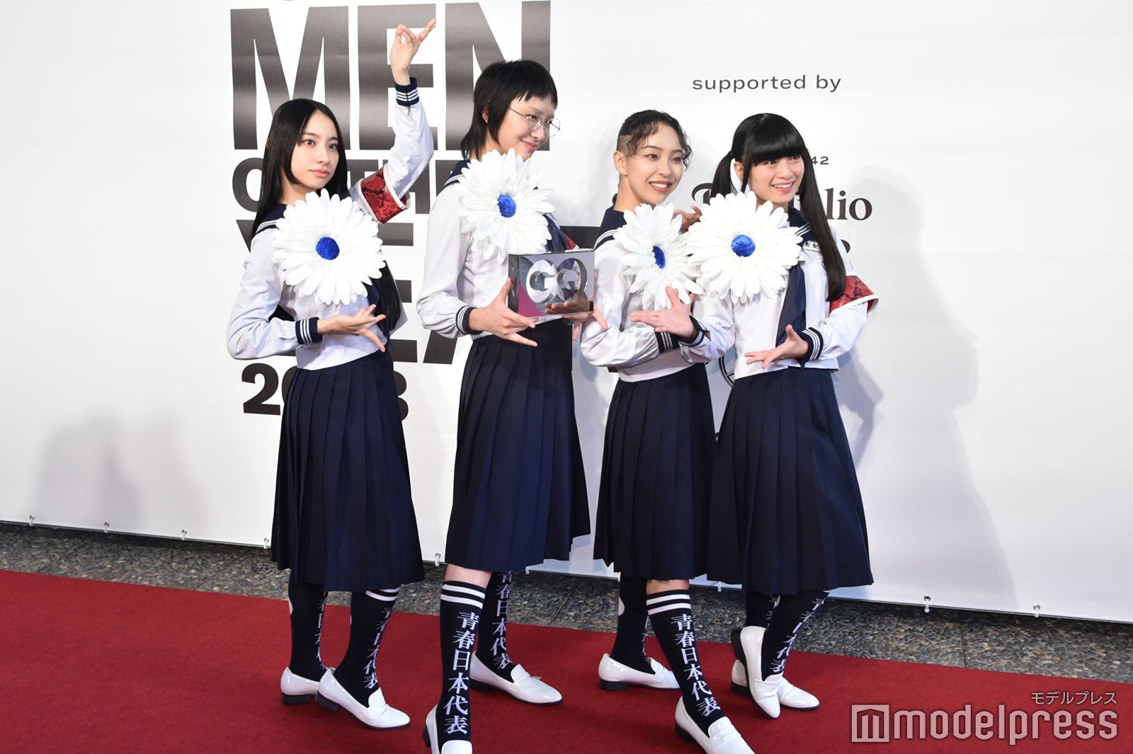 KANON、SUZUKA、RIN、MIZYU／新しい学校のリーダーズ