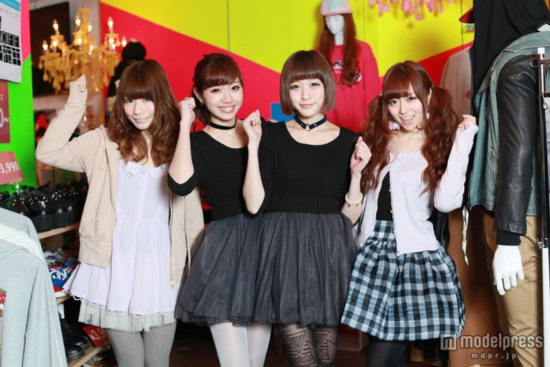 Silent Siren（左から）あいにゃん、ひなんちゅ、すぅ、ゆかるん　画像提供：マガジンハウス／撮影協力：SPINNS