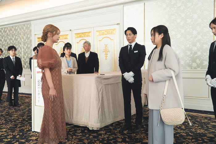 (右)齊藤京子(C)櫻井音衣/エブリスタ(C)登深ヲ/コアミックス(C)NTV