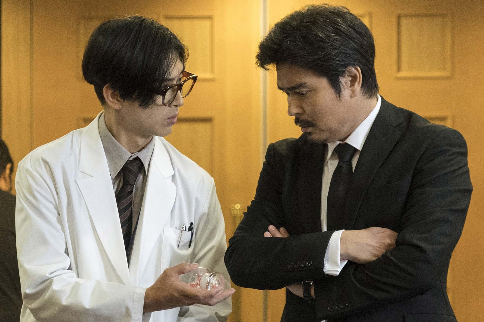 松田翔太、小澤征悦（C）2020 松竹 フジテレビジョン