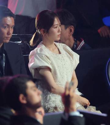 妻・川口葵が涙 武尊が引退試合で劇的勝利に瞳潤ませ笑顔で拍手送る