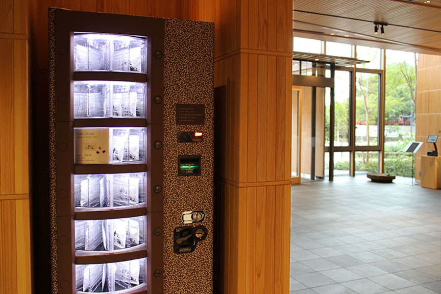 とらや 赤坂店 「ヨウカンアラカルト」（830円）の自販機