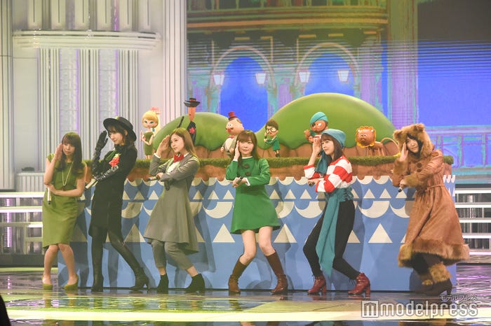 (左から)小林由依(サンデー先生)、柏木由紀(ダンディー)、白石麻衣(ドン・ガバチョ)、指原莉乃(ハカセ)、生田絵梨花(トラヒゲ)、菅井友香(ライオン) (C)モデルプレス