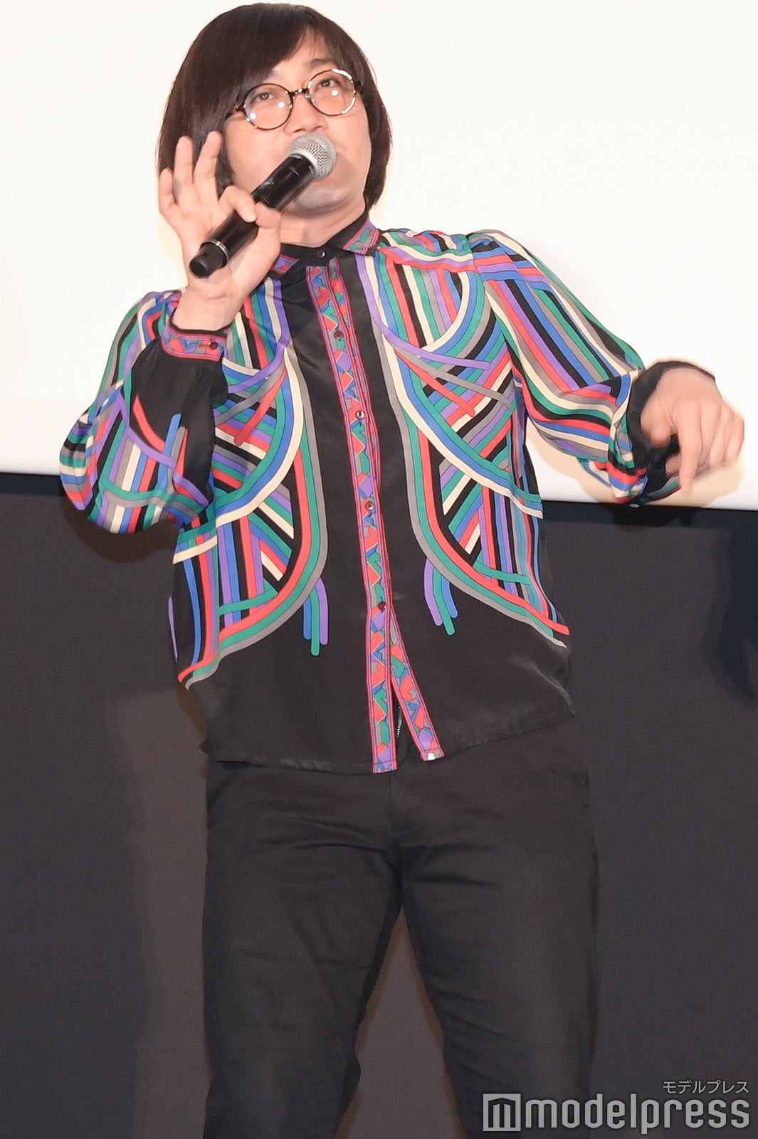 「SERIOUS」を踊る松原タニシ（C）モデルプレス