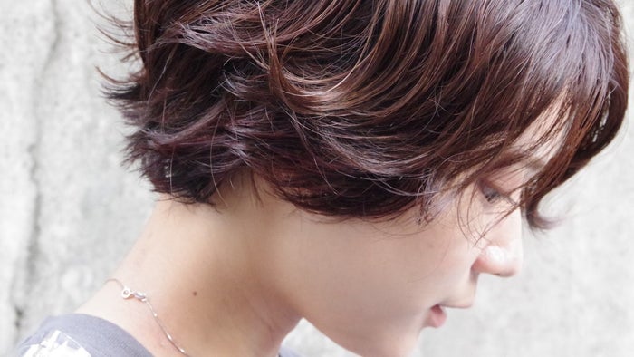 髪巻きすぎは古い イマドキなくせ毛風ヘア3選 モデルプレス