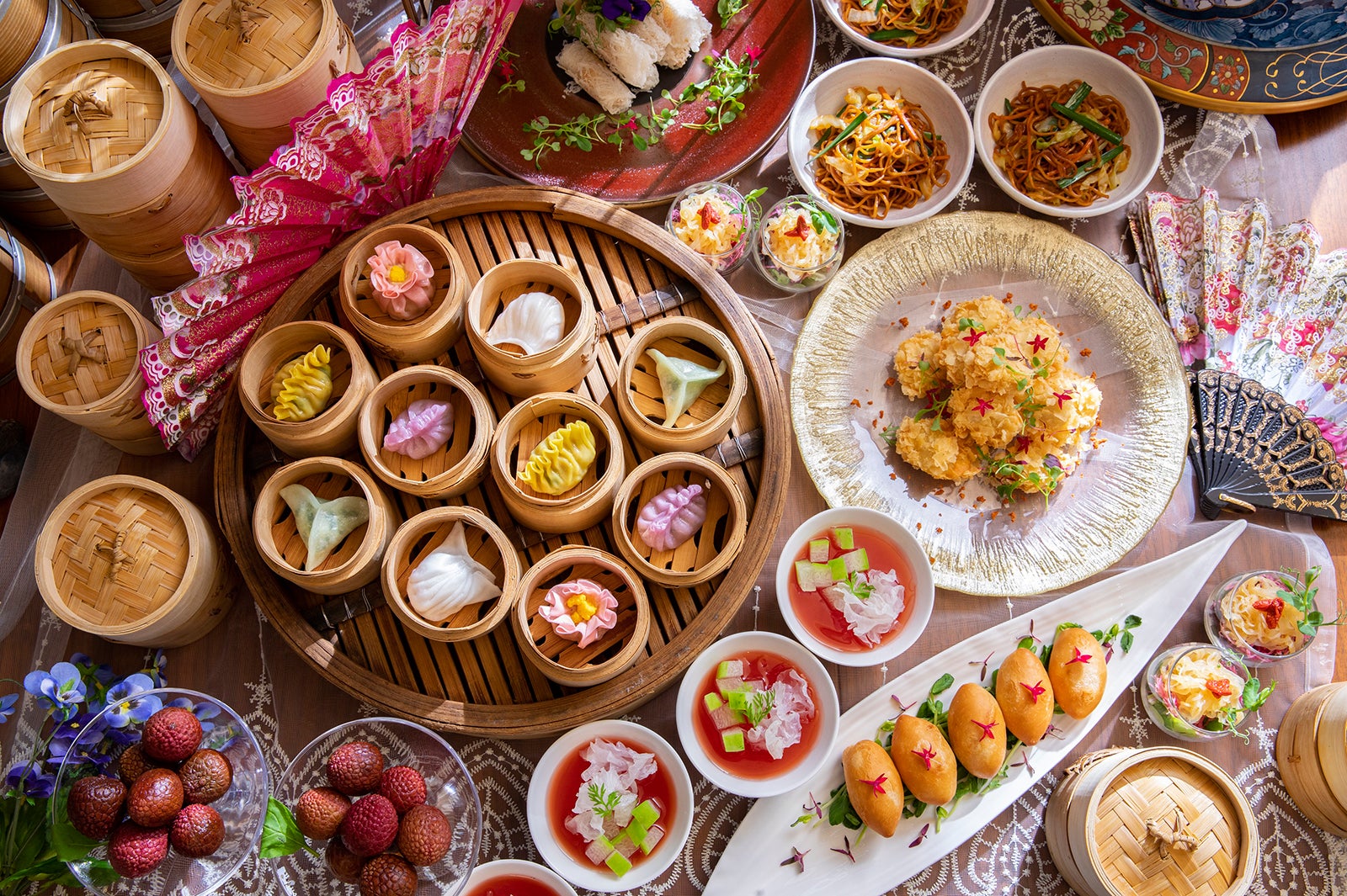 美しき妃たちの午餐会／画像提供：ヒルトン東京