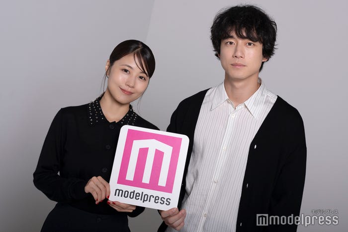 有村架純、坂口健太郎(C)モデルプレス