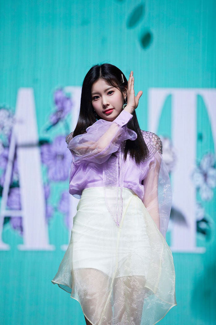 IZ*ONE(C)OFF THE RECORD