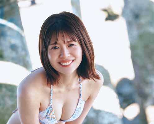 日向坂46松田好花、水着カット初解禁 ビーチで“大人っぽ柄”着こなす
