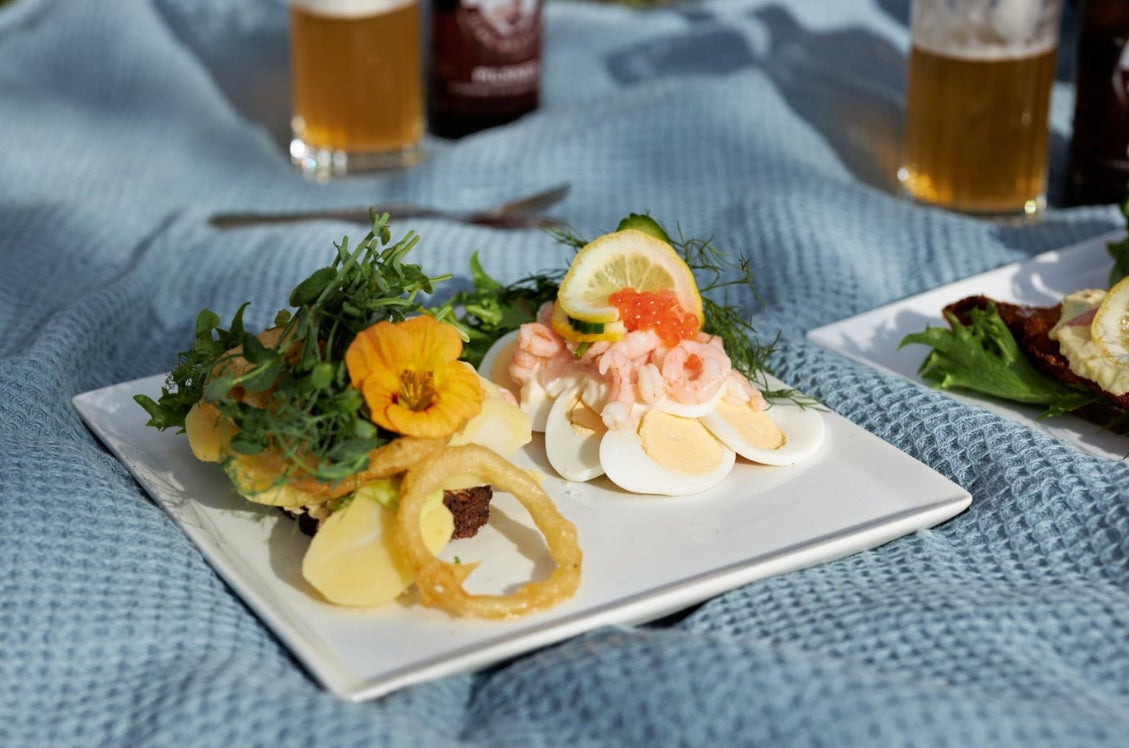 デンマーク風オープンサンド「スモーブロー」（イメージ画像）