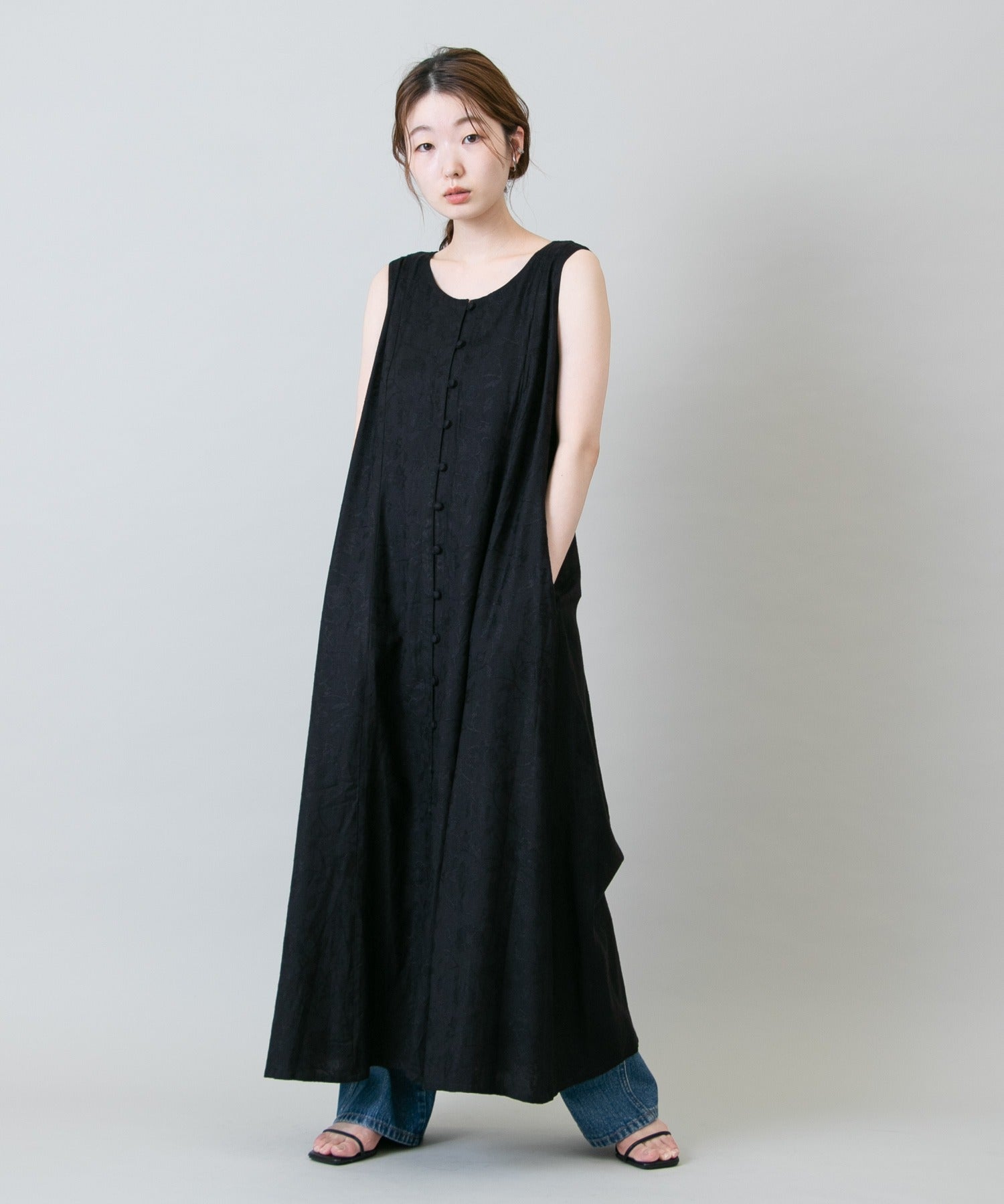 お洒落に差をつけろ 夏はあえての ロング黒ワンピ がハイセンスすぎる モデルプレス お洒落に差をつけろ 夏はあえての ロング黒ワンピ がハイセンスすぎる モデルプレス