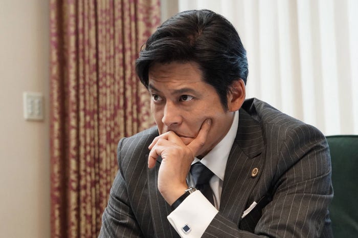 織田裕二 「SUITS/スーツ」第1話より(C)フジテレビ