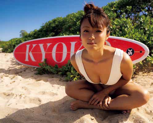 深田恭子、美谷間チラリ 珠玉のヘルシーボディカット公開
