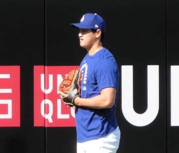 大谷翔平が同僚に粋なプレゼント 約60万円腕時計を全員に！「3連覇へ」のメッセージ添え テオスカー感激「最高の人間」