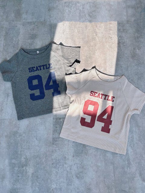 coca　テレコリブロゴTシャツ　チャコール　ライトベージュ