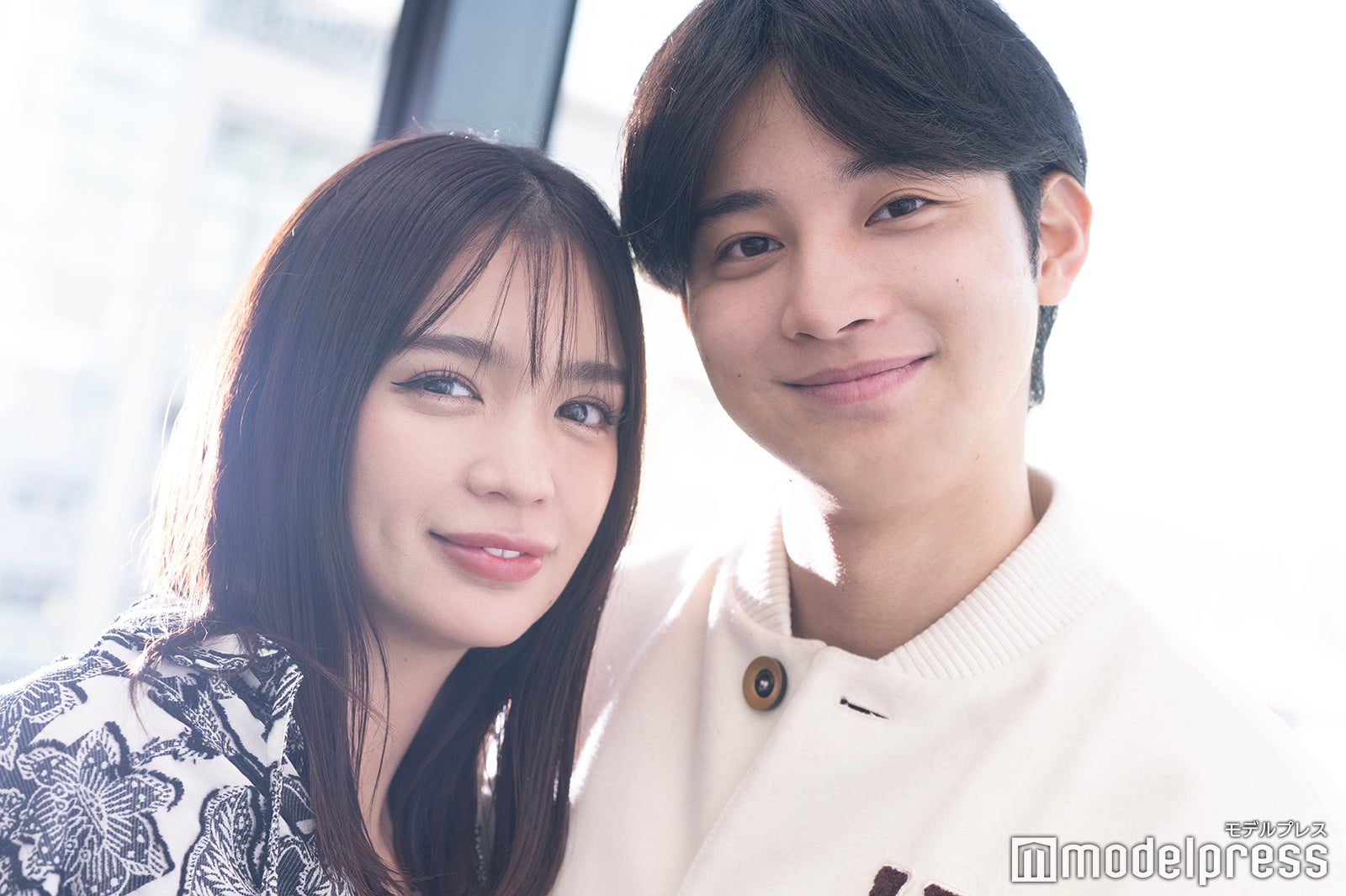 矢ヶ部初音、高崎凌（C）モデルプレス