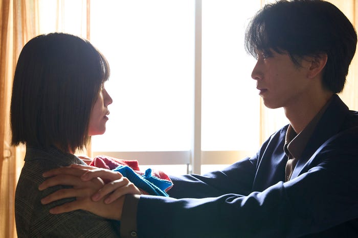 志田彩良、田中樹「ハイド&シーク 0秒前の彼女」第3話(C)日本テレビ