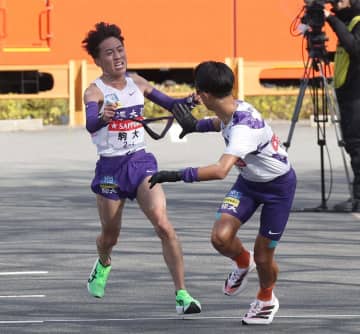 全日本王者・駒大がまさかの7位 トップの青学と4分52秒差 4区村上が大誤算区間19位 山川拓馬、佐藤圭汰を往路使わずも3年ぶり総合は厳しく