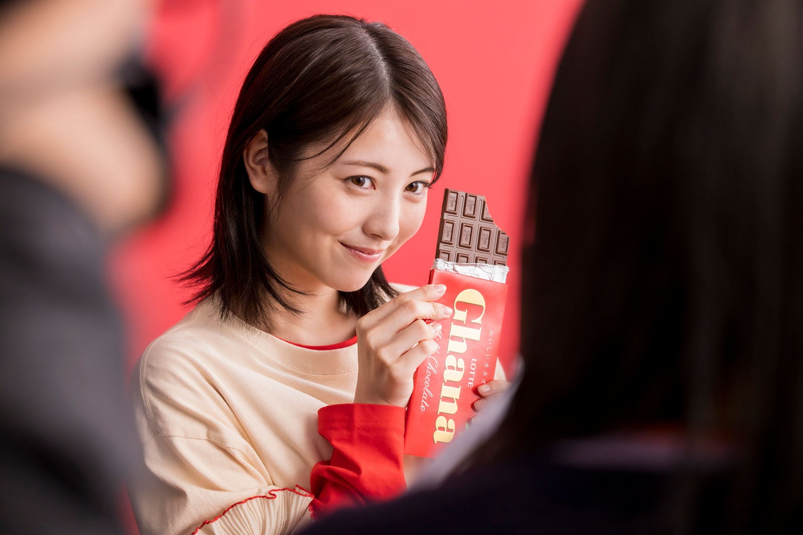 浜辺美波／メイキングカット（提供写真）