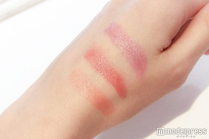 (右から)“35 グレープ”、“36 タングステン”、“37 ノスタルジックサン”(C)モデルプレス