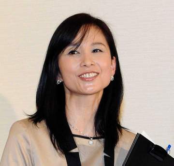 元TBS人気アナ 次女の高校見学で「シンシーじゃん」w174cm、黒上下で髪束ね 元Jリーガー夫との間に子3人ママ