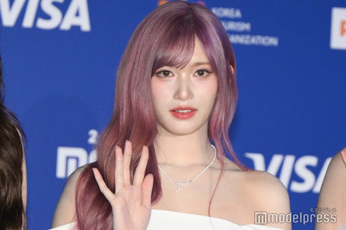 イメチェン前のイソ(C)モデルプレス