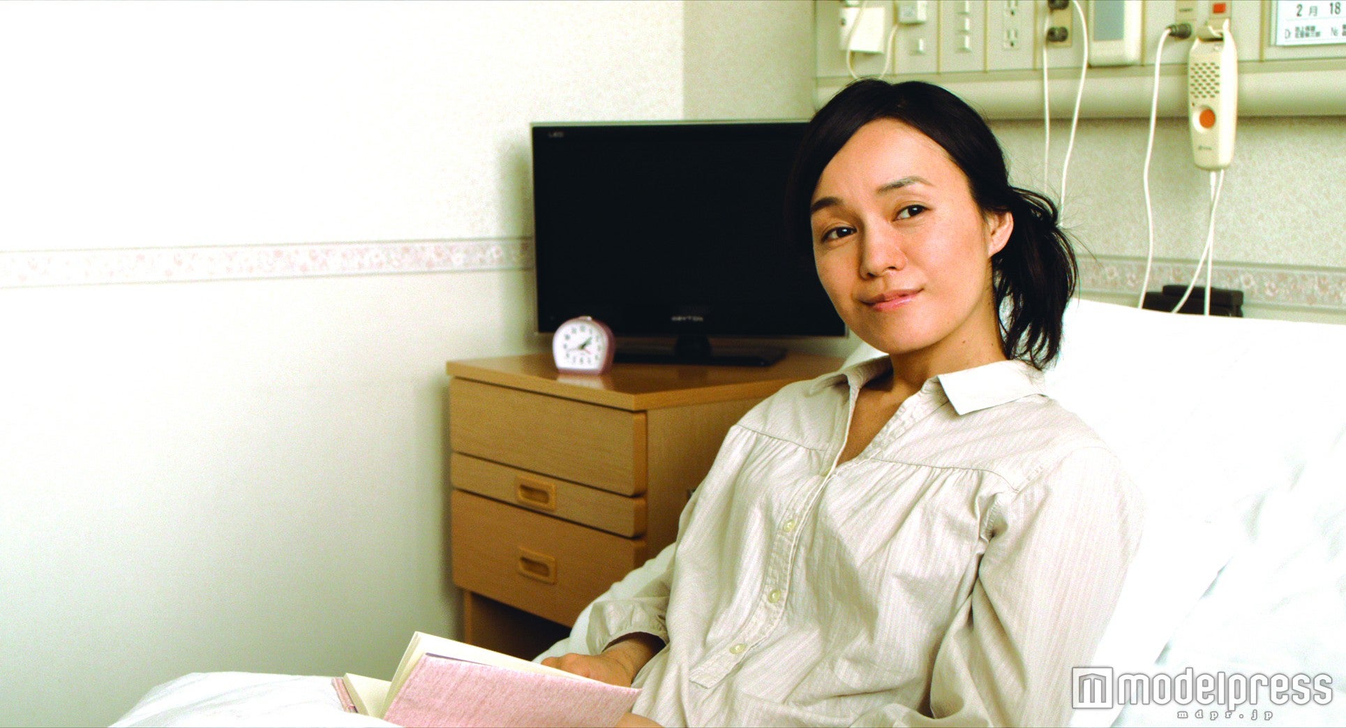 奥貫薫／映画「桜ノ雨」より（C）2015 halyosy、藤田遼、雨宮ひとみ、スタジオ・ハードデラックス／PHP研究所／『桜ノ雨』製作委員会