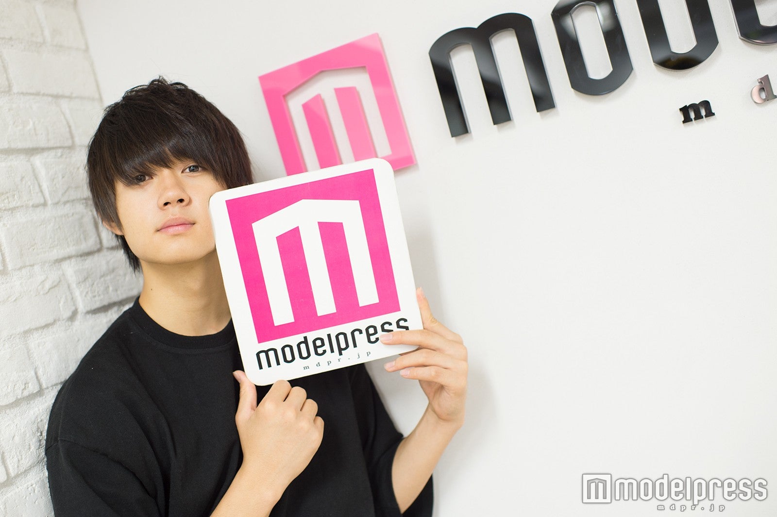 甘いもの大好き、とってもお茶目な18歳です （C）モデルプレス