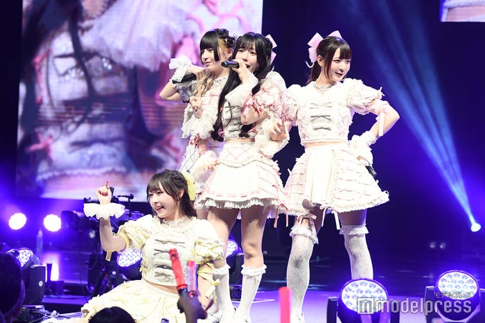 きゅるりんってしてみて(C)モデルプレス