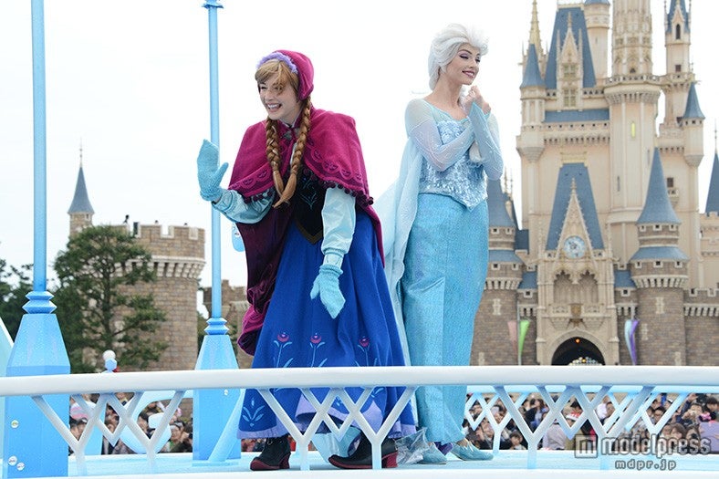 「ディズニー・クリスマス・ストーリーズ」アナとエルサ