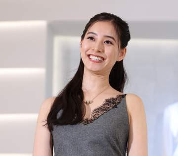 新木優子 中島裕翔との結婚後初の公の場 突然の祝福の声に「びっくりした！」も笑顔