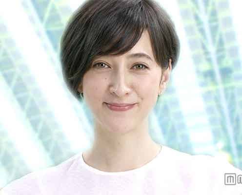 滝川クリステル、清楚な白ワンピで魅了 “素敵な偶然”の旅を提案