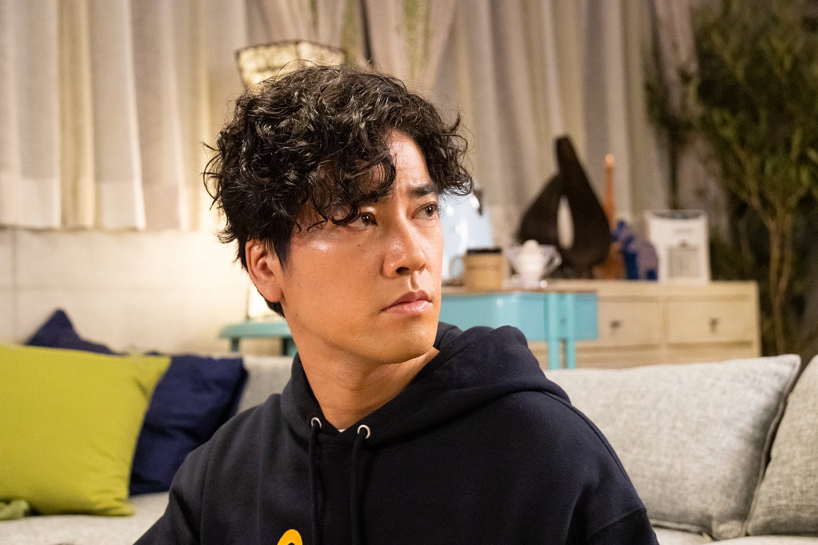 桐谷健太「ケイジとケンジ、時々ハンジ。」第1話より（C）テレビ朝日