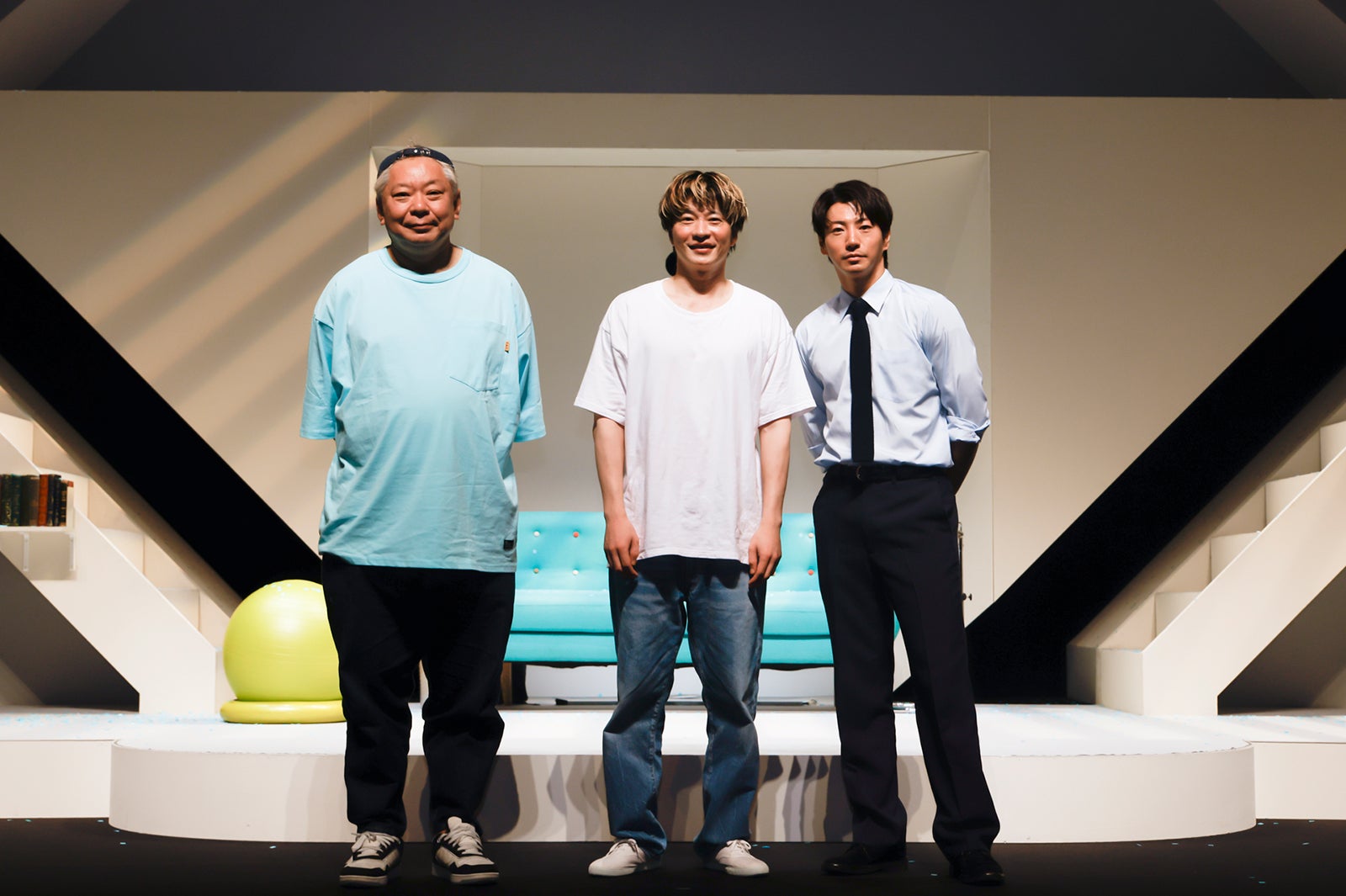 鈴木おさむ、田中圭、矢崎広／舞台「母さん、ラブソングです。」ゲネプロより（提供写真）