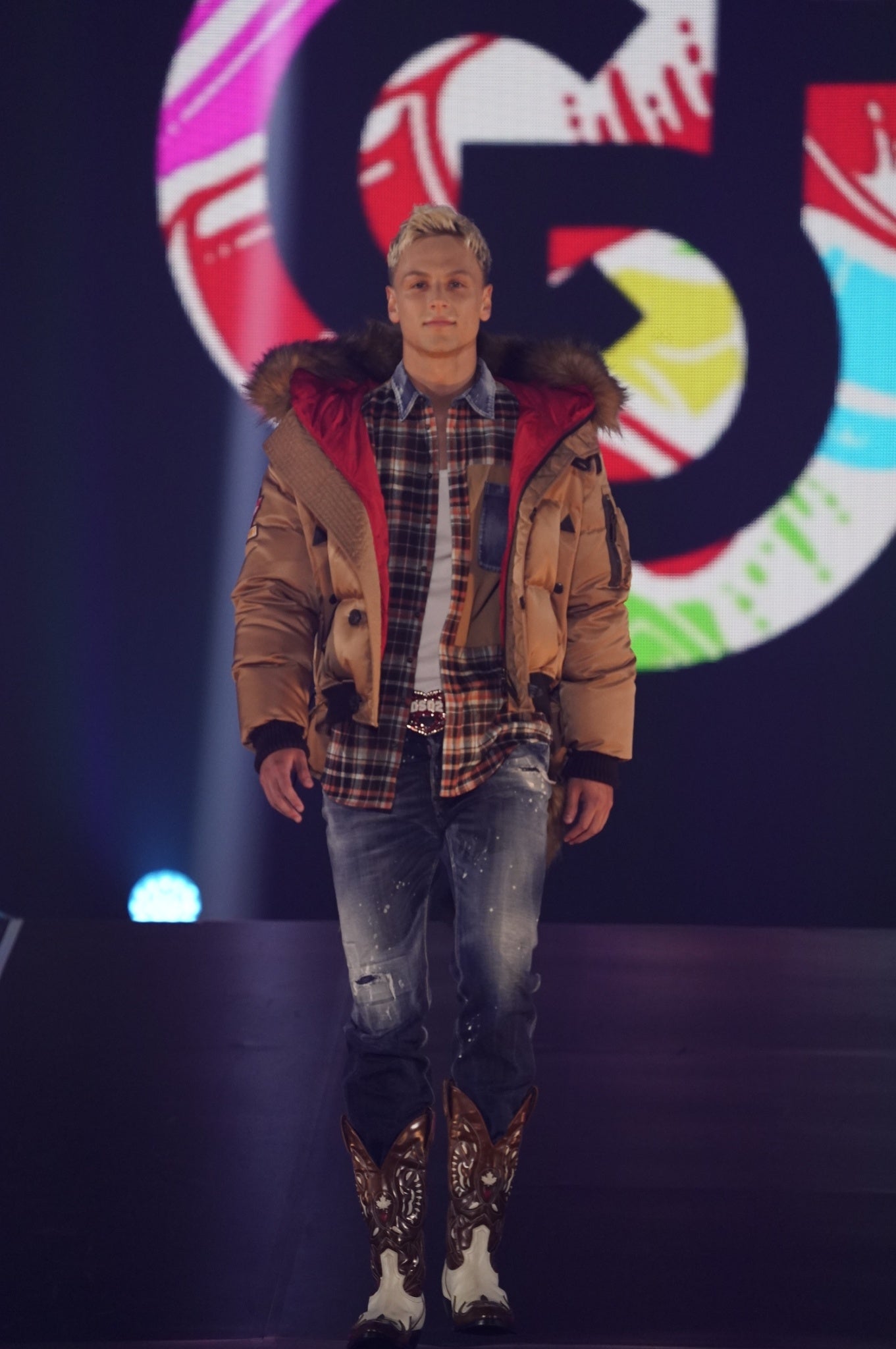 ヤン（C）上飯坂 一