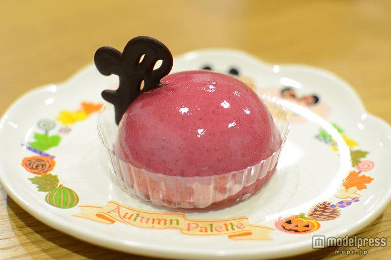 グレープ＆チーズクリームのムースケーキ、スーベニアプレート付き￥880