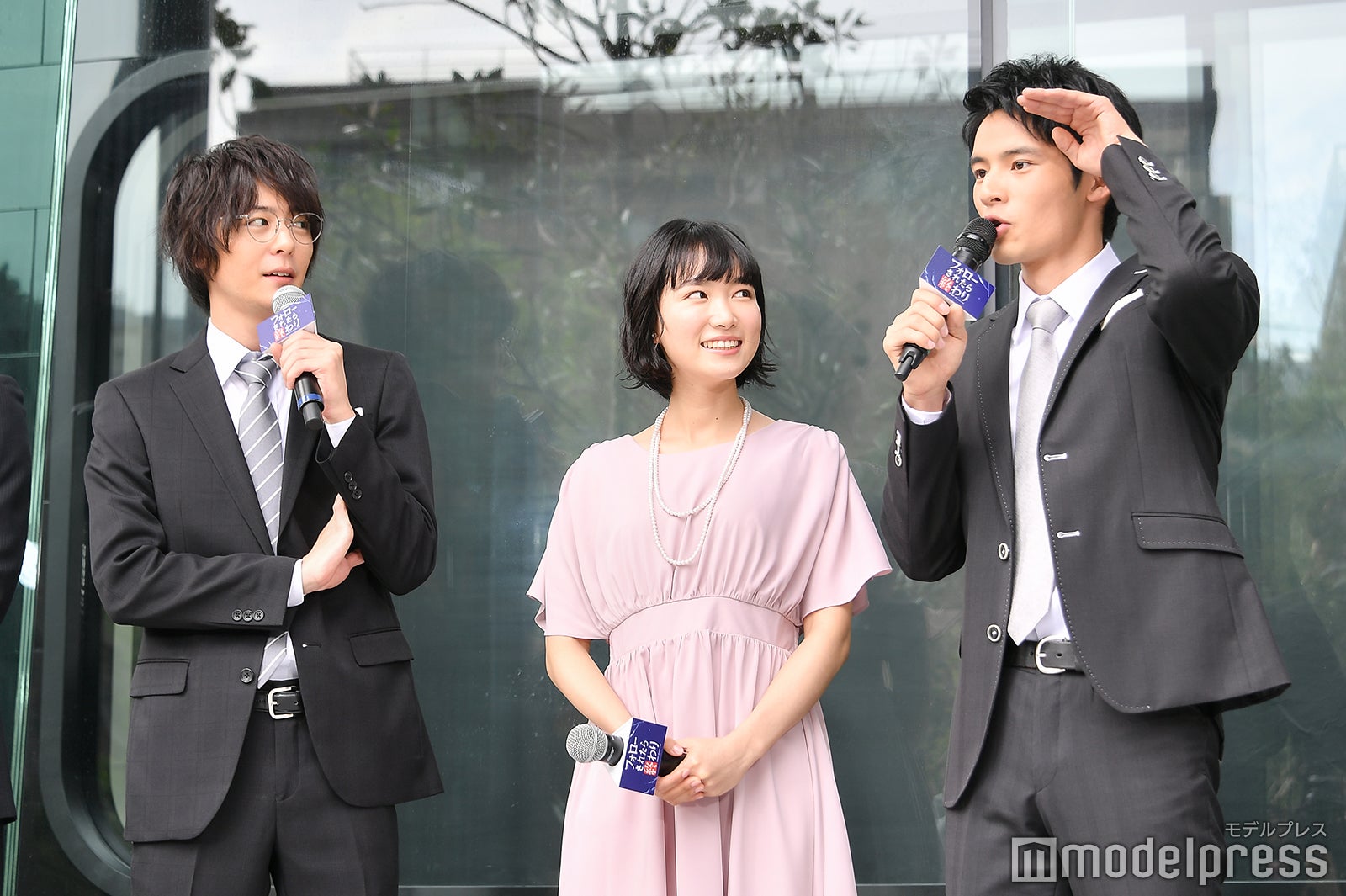 岡田建史「このへんからスッ」 （C）モデルプレス