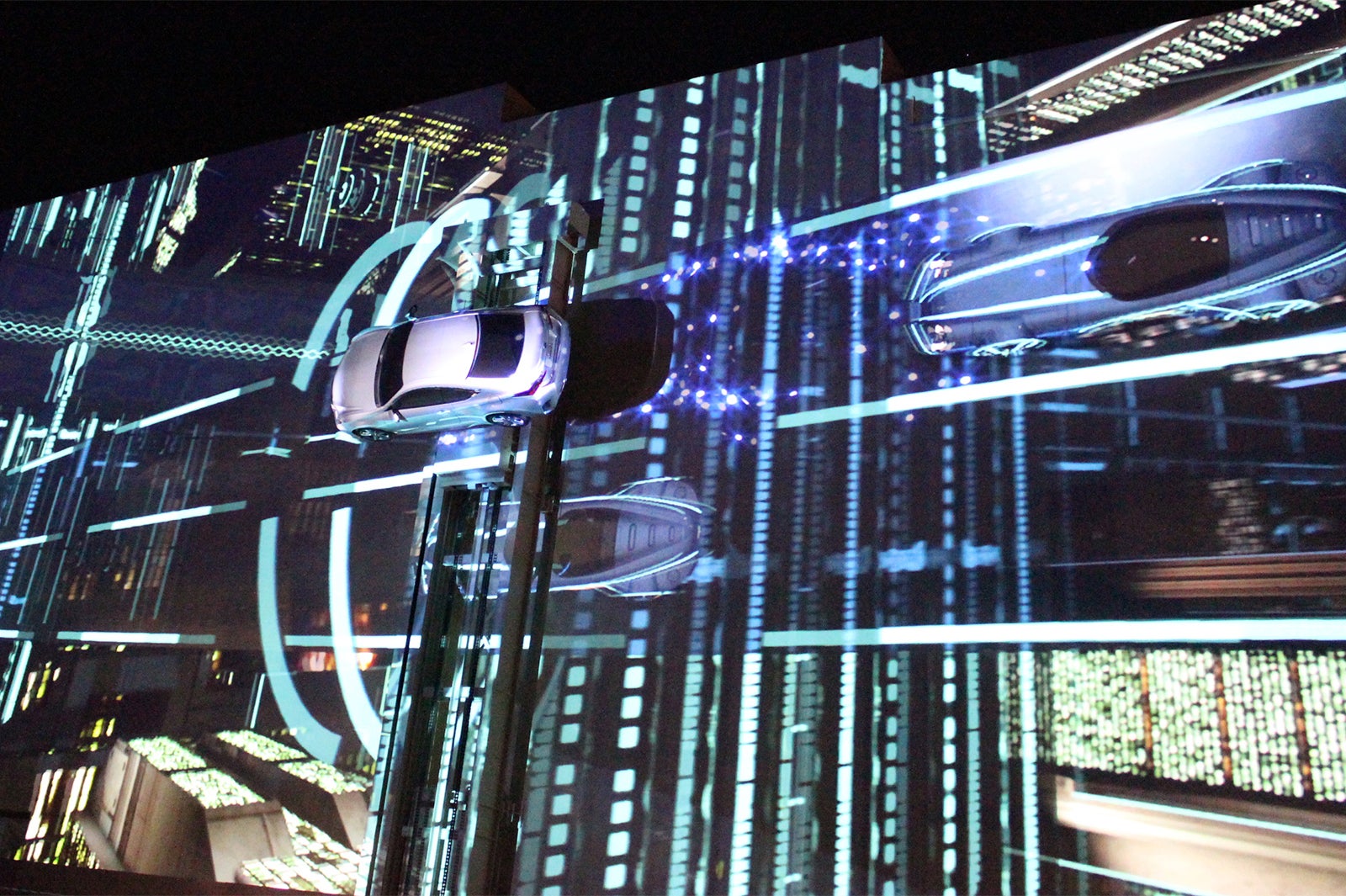 カーアクションマッピング「AMAZE（アメイズ）」／画像提供：ラグーナテンボス