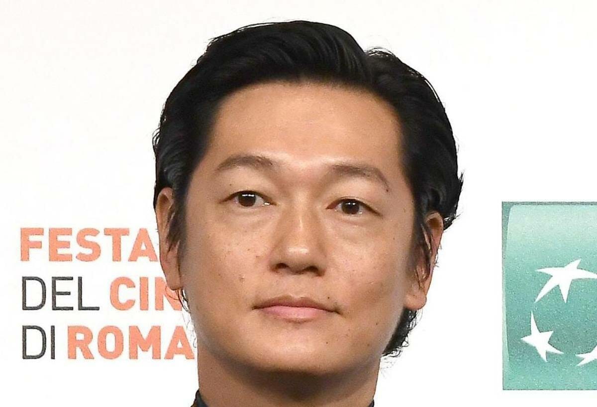 成田凌 井浦新夫妻に感銘 こんなカッコいい家族いる 素敵すぎる妻の言葉とは モデルプレス