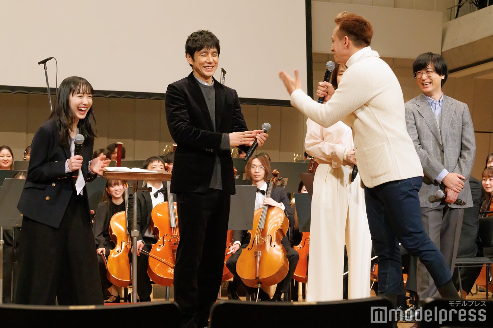 ムードメーカーの満島真之介（C）モデルプレス