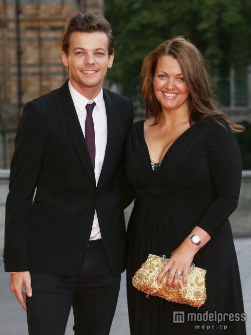 「1D」ルイ・トムリンソンと母ジョアンナさん。WENN.com/Zeta Image