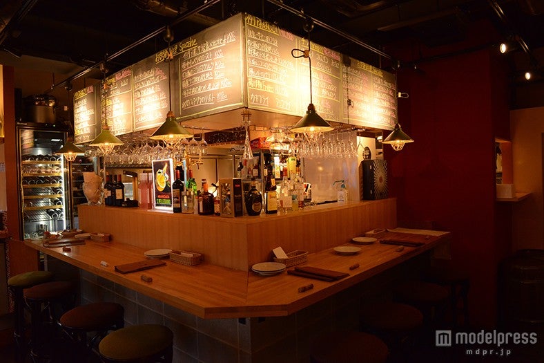 2人でじっくり話せるバーカウンター