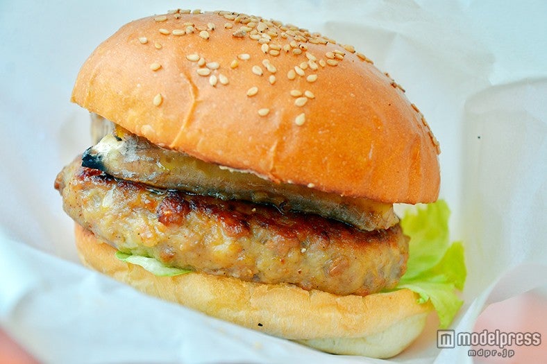 「有吉弘行のダレトク！？お台場くいだおれ店」／バナナバーガー￥600