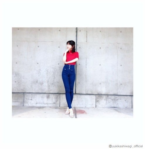 柏木由紀の圧巻スラリ美脚に釘付け　抜群のプロポーションに絶賛の声相次ぐ