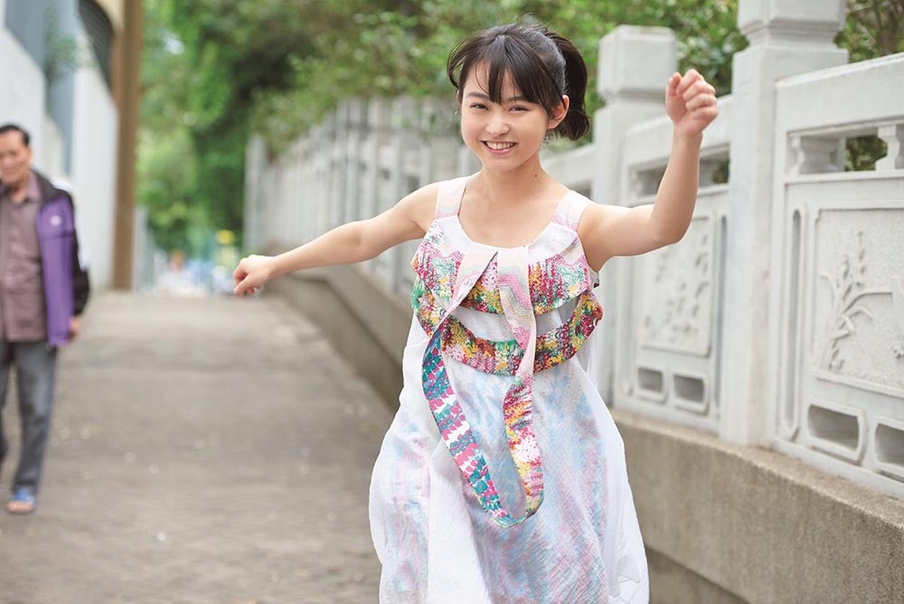 乃木坂46伊藤万理華、これまでにない大胆なカット ちょっと不思議な